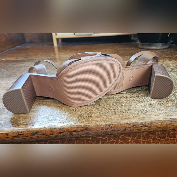 A New Day Elegant Brown Strappy Heels - Picture 6 of 7